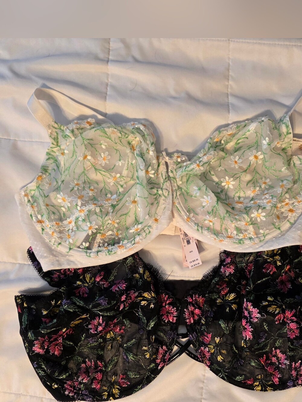 Floral Embroidered Underwire Bras — Pair in Mint/White & Black